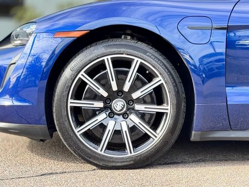 Used 2022 Porsche Taycan 4S image 11