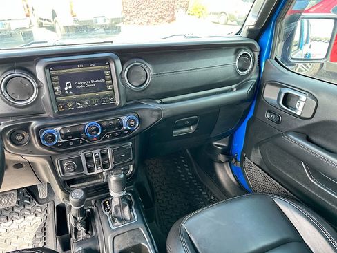 Used 2021 Jeep Gladiator Overland w/ Popular Equipment Package AWD/4WD image 20