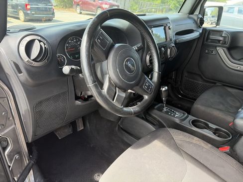 Used 2018 Jeep Wrangler Unlimited Sport S AWD/4WD image 10