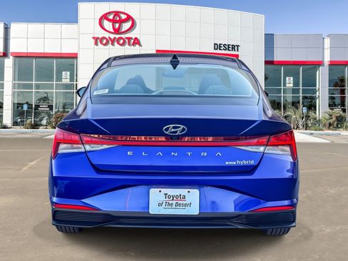 Used 2023 Hyundai Elantra Blue image 6