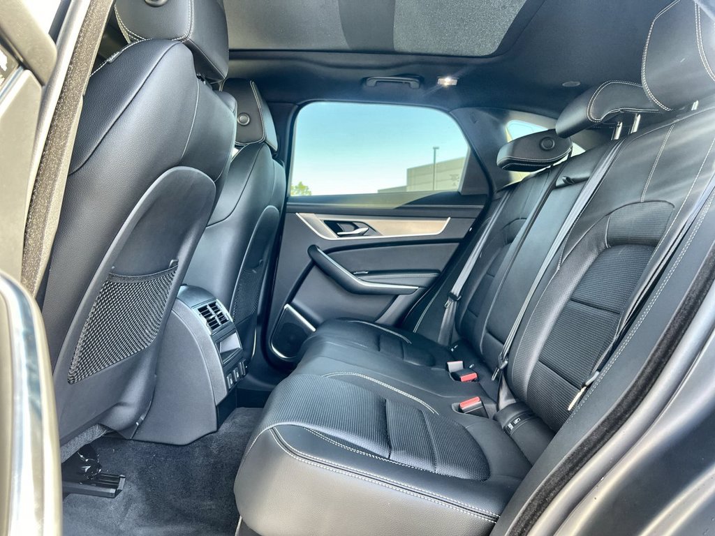 Used 2025 Jaguar F-PACE R-Dynamic S AWD/4WD image 15