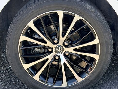 Used 2018 Toyota Camry SE FWD image 43