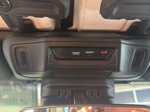 Used 2024 Jeep Wrangler Rubicon image 34