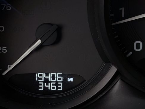 Used 2023 Porsche Macan AWD/4WD image 11