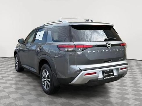 Used 2025 Nissan Pathfinder SL AWD/4WD image 5
