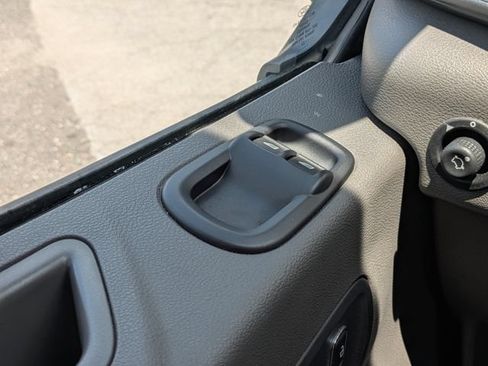 Used 2022 Ford E-Transit Medium Roof RWD image 25