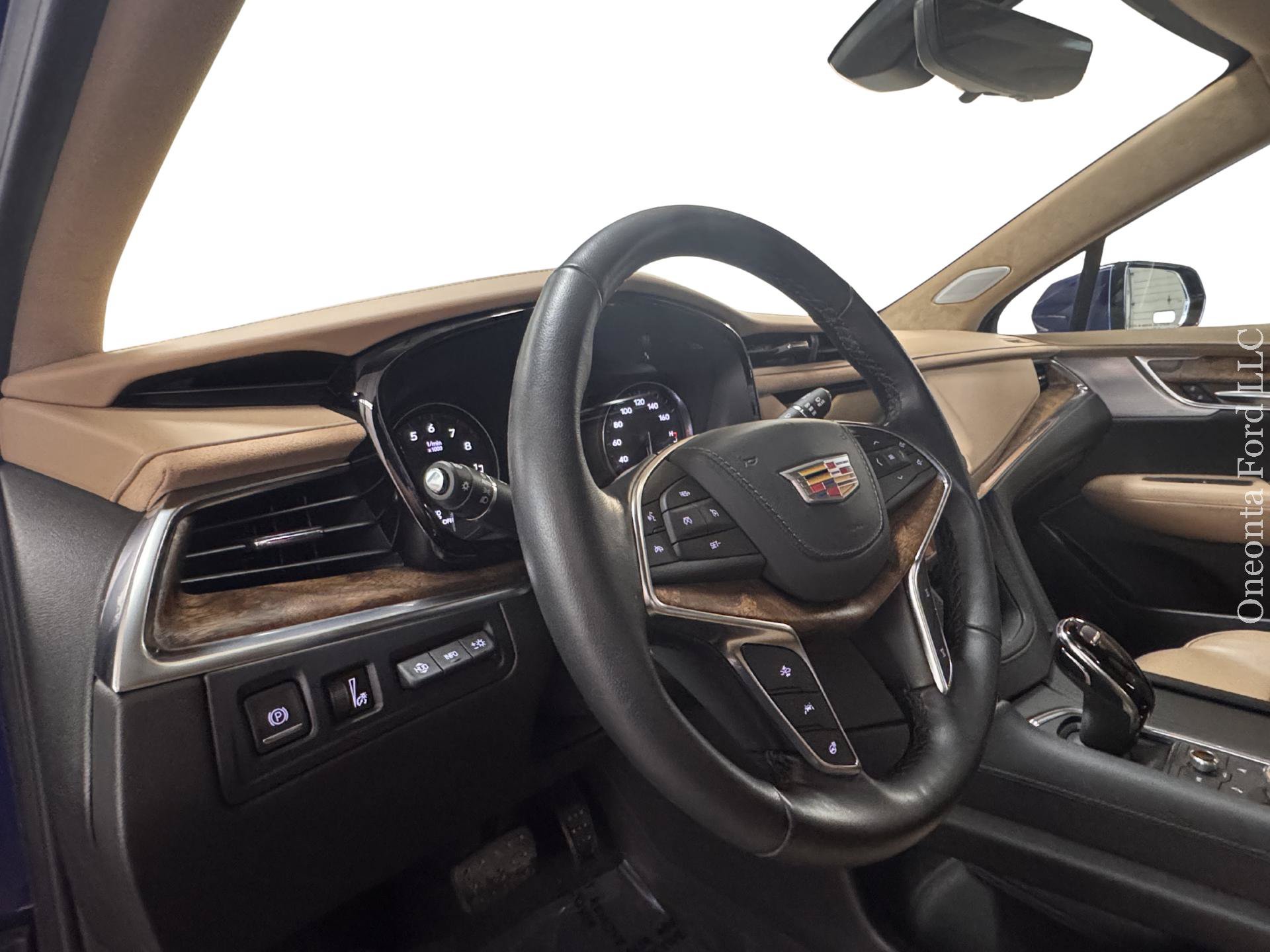Used 2023 Cadillac XT5 Premium Luxury w/ Platinum Package AWD/4WD image 9