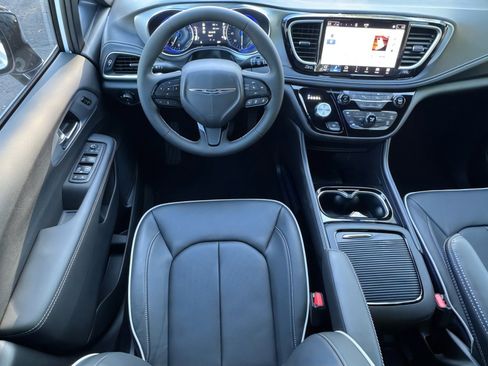 New 2026 Chrysler Pacifica Limited w/ S Appearance Package image 14