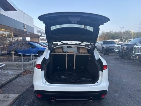 Used 2018 Jaguar F-PACE Premium image 25