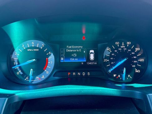 Used 2016 Ford Explorer XLT AWD/4WD image 25