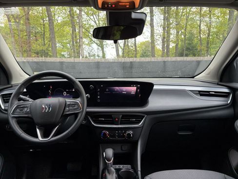 Used 2025 Buick Encore GX Preferred FWD image 31