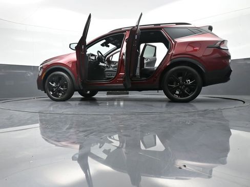 Certified 2025 Kia Sportage X-Line AWD/4WD image 48