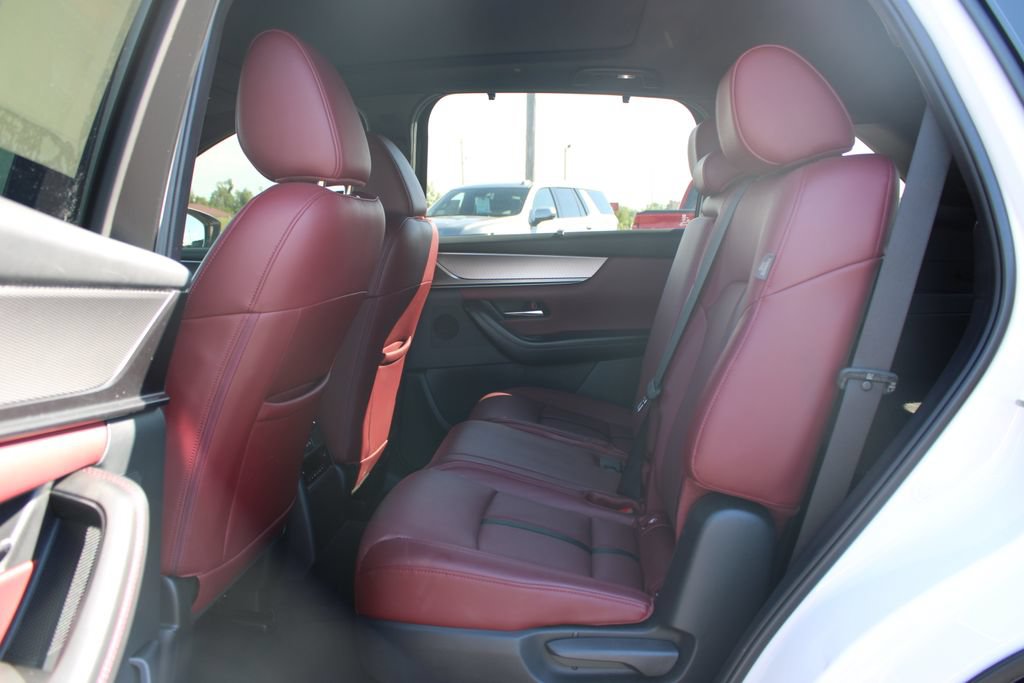 Used 2025 MAZDA CX-70 Plug-In Hybrid w/ Premium Plus AWD/4WD image 22