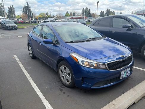 Used 2017 Kia Forte LX image 5