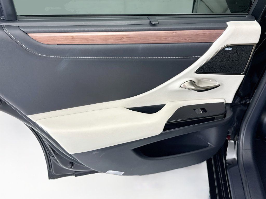Used 2024 Lexus ES 350 Ultra Luxury w/ Accessory Package (Z2) FWD image 25
