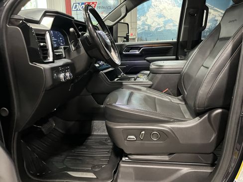 Used 2024 GMC Sierra 3500 Denali w/ Denali Reserve Package AWD/4WD image 13