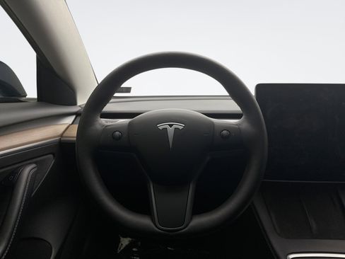 Used 2021 Tesla Model 3 Standard Range Plus image 12