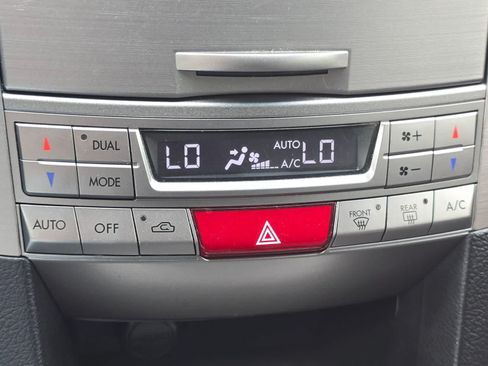 Used 2012 Subaru Outback 2.5i Limited AWD/4WD image 21