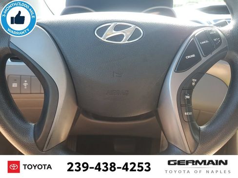 Used 2014 Hyundai Elantra SE FWD image 24
