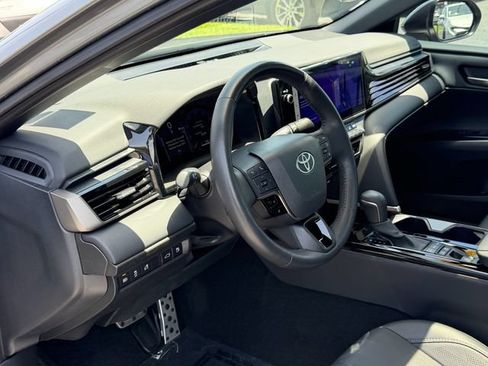 Used 2025 Toyota Camry XSE FWD image 12