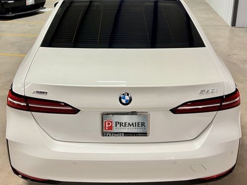 Used 2025 BMW 530i xDrive image 5