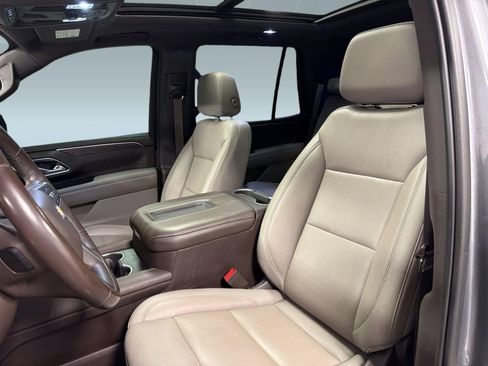 Used 2021 Chevrolet Tahoe LT w/ LT Signature Package RWD image 5
