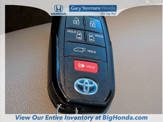 Used 2021 Toyota Sienna XLE FWD image 36