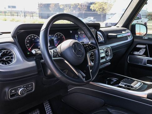 Used 2025 Mercedes-Benz G 550 image 34