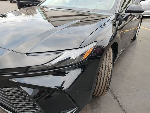 Used 2025 Toyota Camry LE image 9