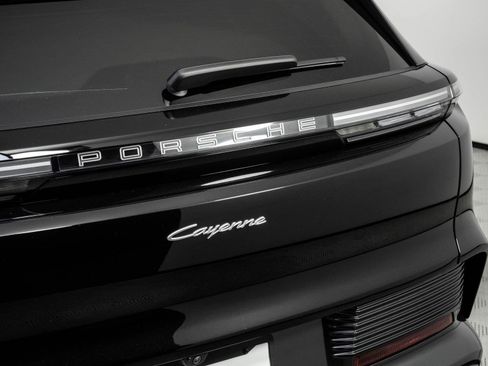 New 2026 Porsche Cayenne Electric AWD/4WD image 37