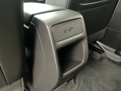 Used 2025 Chevrolet Trax RS w/ Sunroof Package FWD image 35