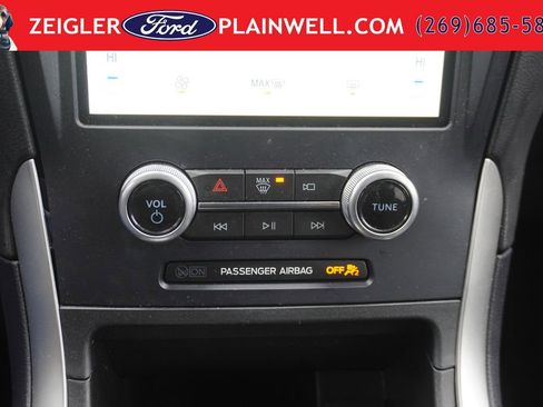 Used 2023 Ford Edge SE AWD/4WD image 16