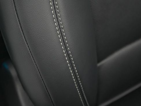 Used 2025 Lincoln Nautilus Premier AWD/4WD image 35