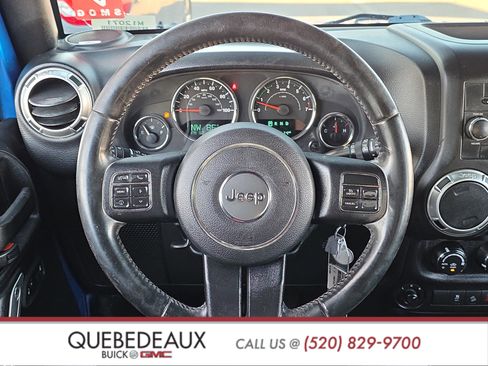 Used 2016 Jeep Wrangler Unlimited Sahara w/ Connectivity Group AWD/4WD image 12