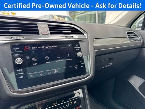 Certified 2023 Volkswagen Tiguan SE w/ Panoramic Sunroof Package AWD/4WD image 17