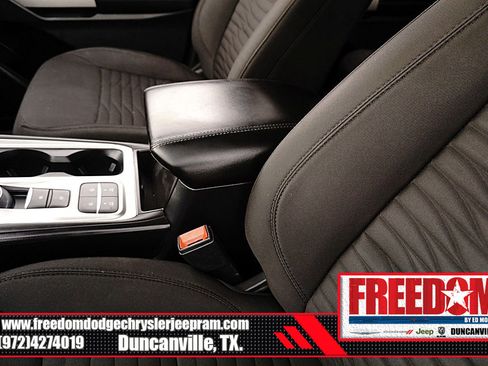 Used 2021 Ford Explorer XLT image 37