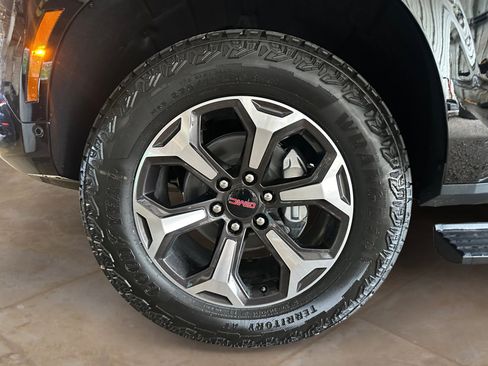 New 2026 GMC Yukon XL AT4 Ultimate w/ LPO, Floor Liner Package AWD/4WD image 31