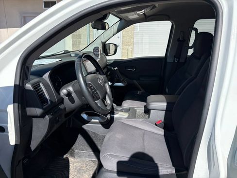 Used 2024 Nissan Frontier SV w/ SV Convenience Package AWD/4WD image 16
