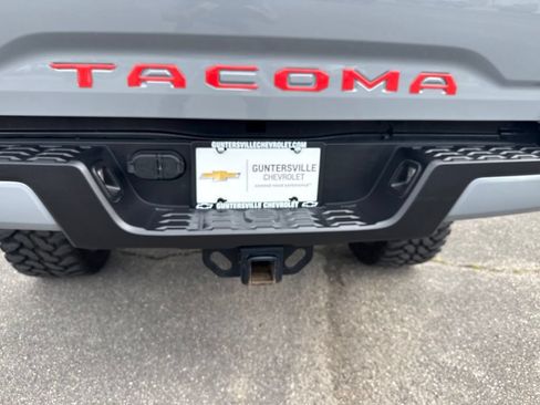 Used 2021 Toyota Tacoma TRD Sport AWD/4WD image 9