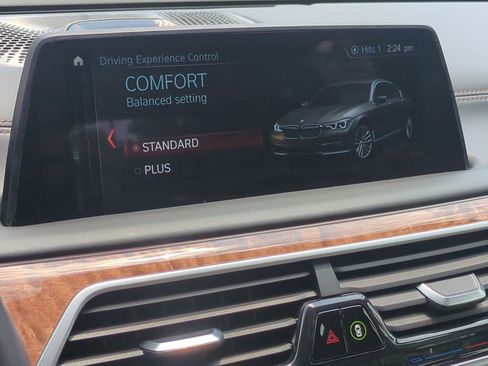 Used 2018 BMW 750i xDrive AWD/4WD image 40