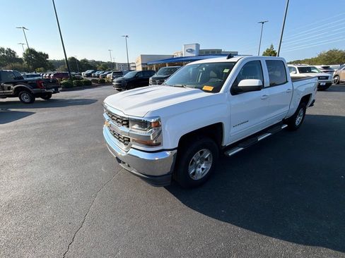 Used 2017 Chevrolet Silverado 1500 LT w/ Trailering Package AWD/4WD image 15