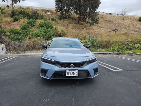 Used 2023 Honda Civic Sport image 2