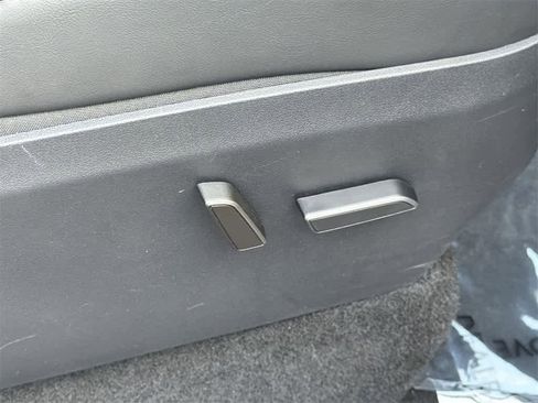 Used 2024 Tesla Model Y image 41