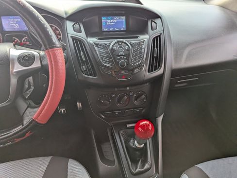 Used 2013 Ford Focus ST image 18