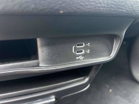Used 2026 Chrysler Pacifica Select FWD image 30