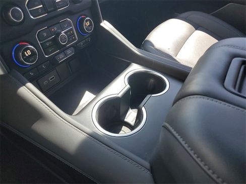 Used 2024 Chevrolet Tahoe Z71 w/ Luxury Package image 20