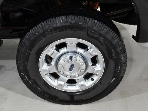 Used 2015 Ford F250 Lariat w/ Chrome Package image 23