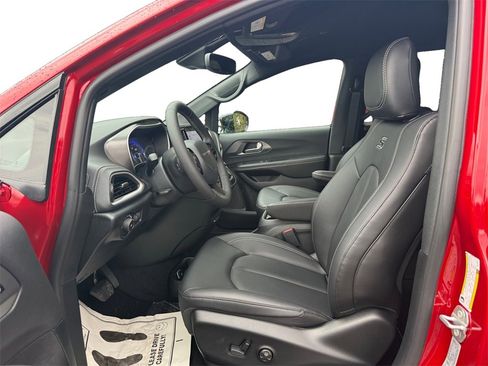 New 2026 Chrysler Pacifica Select w/ S Appearance Package image 9
