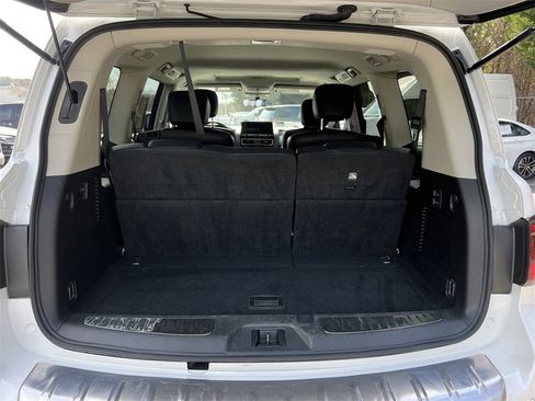 Used 2024 INFINITI QX80 Luxe image 16
