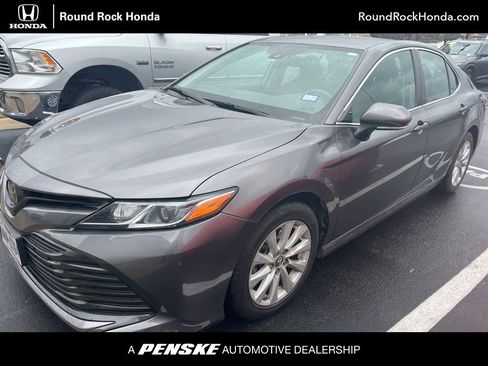 Used 2019 Toyota Camry LE image 1